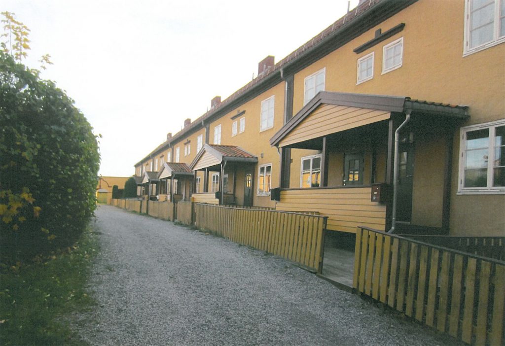 Langblokka i Klosterstranda borettslag i Skien. Foto: Kulturminnefondet/fra søknad