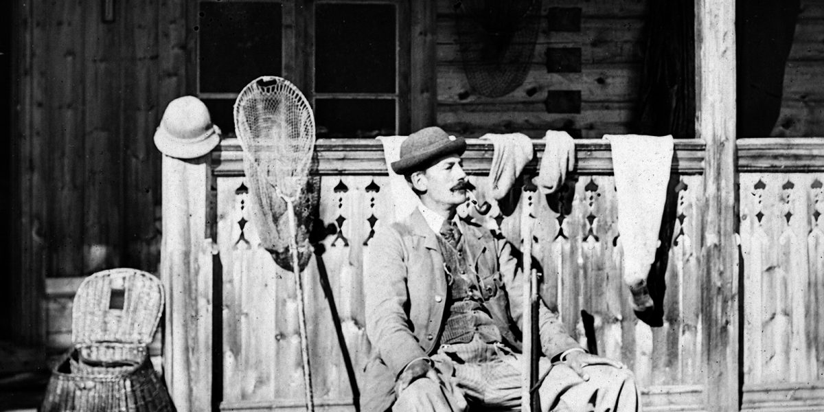 R. F. Smith foran verandaen på Smithsætra. (Foto: Hedmarksmuseets fotoarkiv)