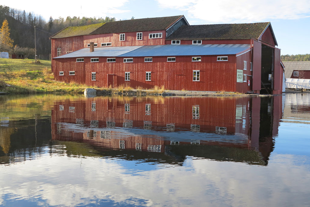 Restaurering av Solrik skapte ringvirkninger for fartøyvernet på Sørlandet. Moen trebåtbyggeri i Risør fikk oppdraget, og slik bevares både båt, båtbyggeriet og tradisjonshåndverket. (Foto: Rune Nylund Larsen)