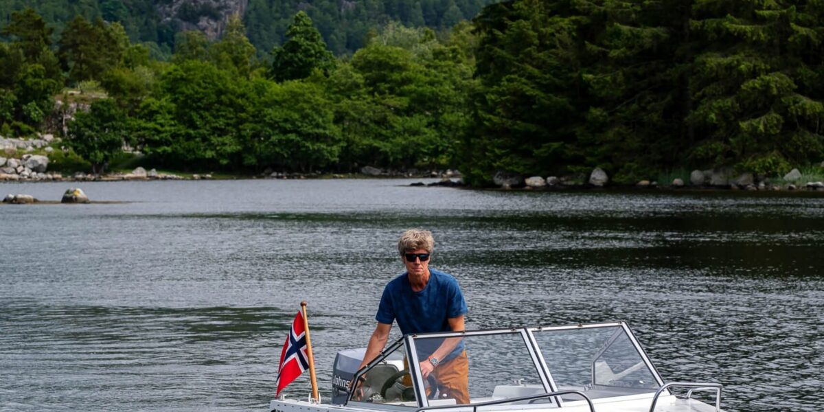 SJELDEN BÅT: Med støtte av Kulturminnefondet har Stian Heimlund Skjæveland
totalrestaurert en Trifoil 100 GT.
(FOTO: ERIK SÆTER JØRGENSEN)