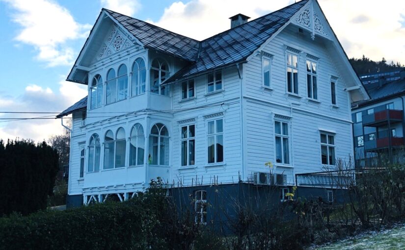 Tar vare på en av de siste villaene i området