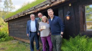 Frå v. Atle Hamar, Frode Årdal, Heidi Fossheim Årdal og Kristian Årdal.